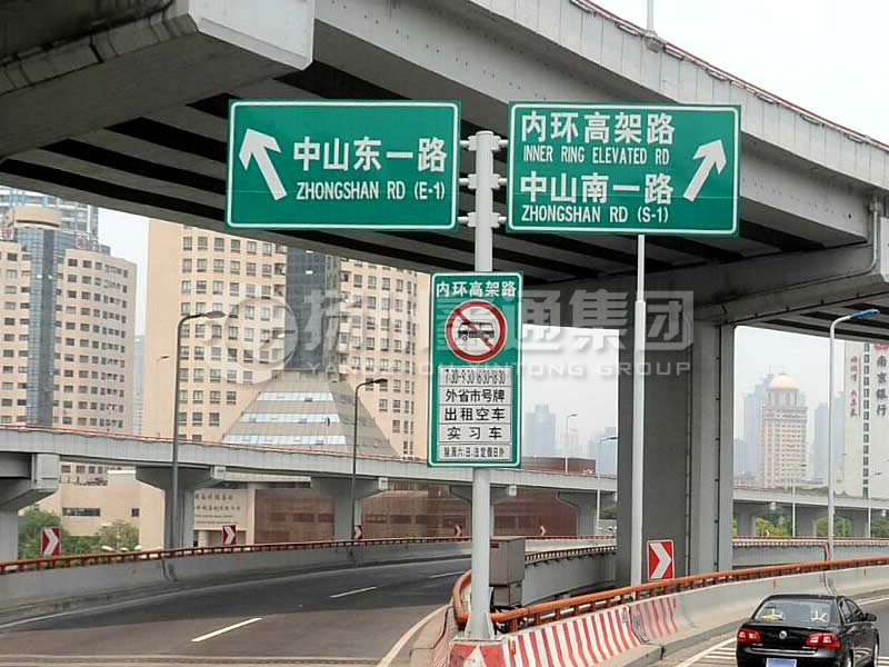 BZG-013，交通標(biāo)志桿，T型三懸臂交通標(biāo)志桿