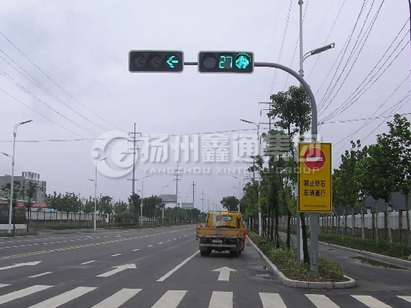 XHDG-051，自彎信號燈桿