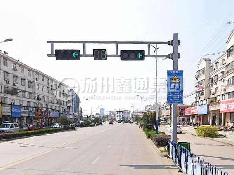 XHDG-057，F(xiàn)型方管信號(hào)燈桿